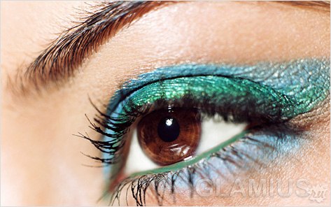 Этапы нанесения Новогоднего макияжа. Этапы нанесения Новогоднего макияжа.