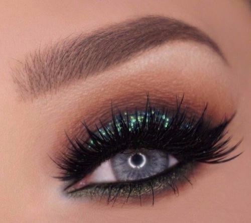 Основными тенденциями макияжа 2017 являются: 05