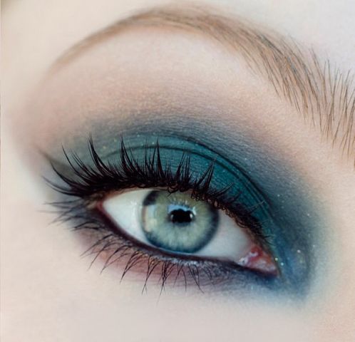 Увеличиваем глаза с помощью макияжа.