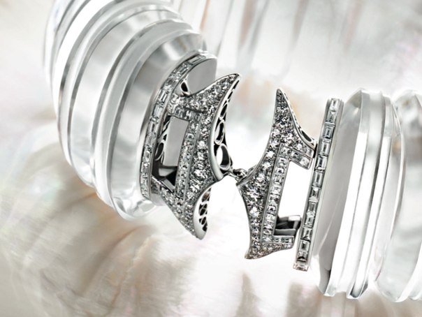 #Styleleighton.  В 2010 году Лейтон посетила премьеру нового фильма Romantics. 06