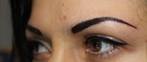 Татуаж бровей, губ, «стрелки на глазах», которые сделаны красиво, дают возможность сэкономить время на ежедневный макияж. 04