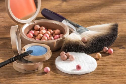 У любой девушки на туалетном столике лежит косметика, которой она пользуется каждый день. 02 У любой девушки на туалетном столике лежит косметика, которой она пользуется каждый день. 02