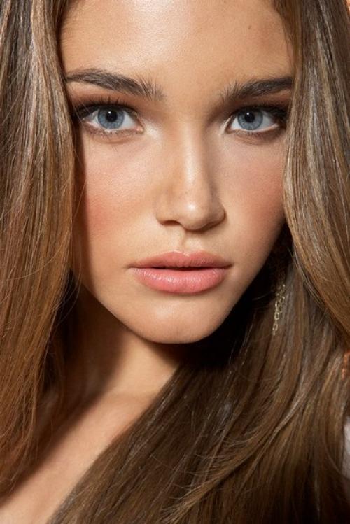 Кому на самом деле идет коричневая тушь для ресниц? 01