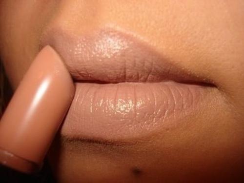 Так в какие же цвета стоит красить губы в 2015 году? 03