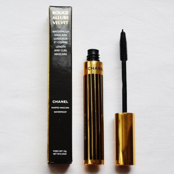 Собственная акция!  При покупке любой туши карандаш для глаз в подарок! 01