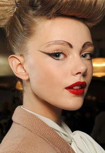 Стрелки могут быть не только классически ровными с загнутым вверх полным концом, они могут иметь и другие самые разнообразные формы. 04 Стрелки могут быть не только классически ровными с загнутым вверх полным концом, они могут иметь и другие самые разнообразные формы. 04