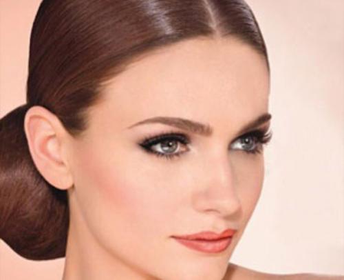 Офисный макияж?  Как ни крути, внешний вид и карьерный рост - факторы взаимосвязанные. 02