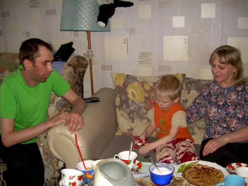 Принято считать, что в Гостях Хорошо, а Дома Лучше. 02