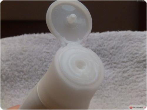 Средство для удаления водостойкого макияжа с глаз Nivea для чувствительной кожи. 01 Средство для удаления водостойкого макияжа с глаз Nivea для чувствительной кожи. 01