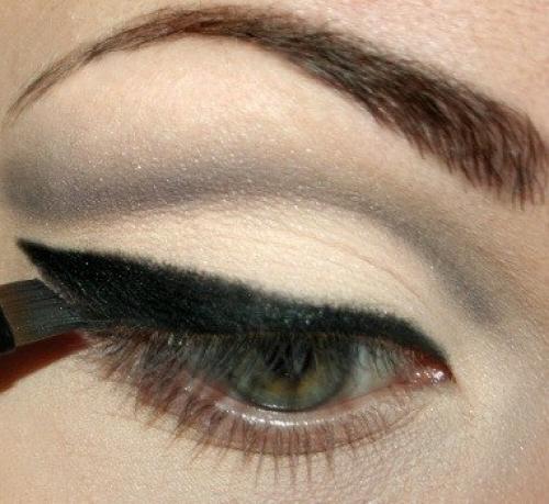 Мы подчеркиваем загадочность зеленых глаз: подходящие и неподходящие оттенки? 04 Мы подчеркиваем загадочность зеленых глаз: подходящие и неподходящие оттенки? 04