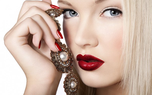 Яркая помада: 5 beauty-советов. Яркая помада: 5 beauty-советов.
