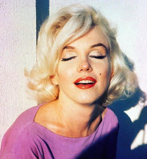 Мерлин монро без макияжа и с ним.