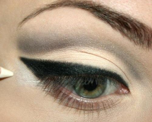 Мы подчеркиваем загадочность зеленых глаз: подходящие и неподходящие оттенки? 05 Мы подчеркиваем загадочность зеленых глаз: подходящие и неподходящие оттенки? 05