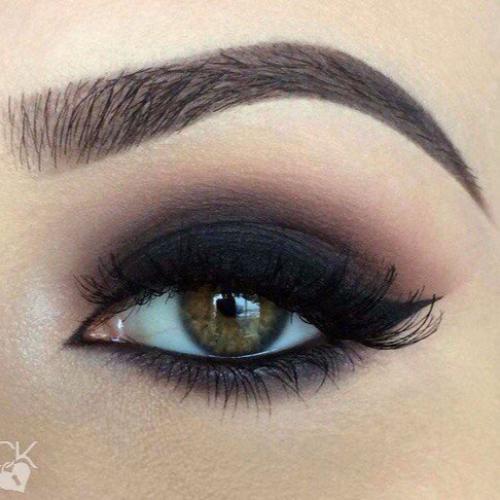 Палитры теней 88 оттенков в нейтральной гамме - это сочетание матовых и шиммерных теней самых деликатных оттенков. 01