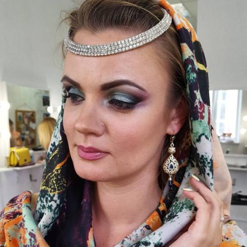 Восточный макияж. Главные особенности восточного макияжа. 01