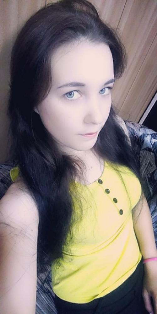 Подскажите пожалуйста сделать чёлку или не надо, какую стрижку лучше сделать? 01