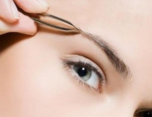 Окрашивание бровей и ресниц в салоне красоты: важная процедура и отличный эффект! 01