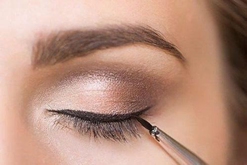 Дневной макияж глаз со стрелками. 07