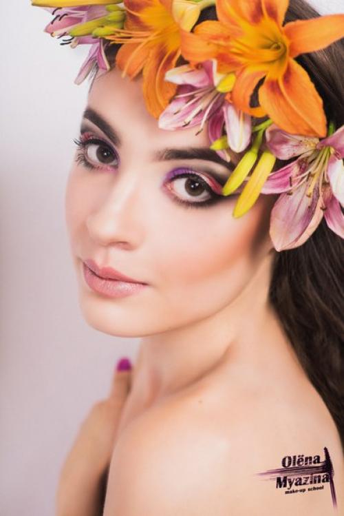  Задача стилиста подчеркнуть достоинства и скрыть недостатки. 04