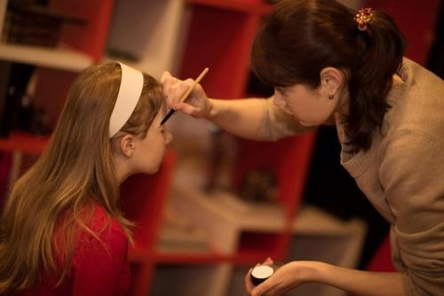  Задача стилиста подчеркнуть достоинства и скрыть недостатки. 02