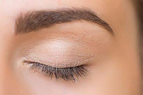 Дневной макияж глаз со стрелками. 01