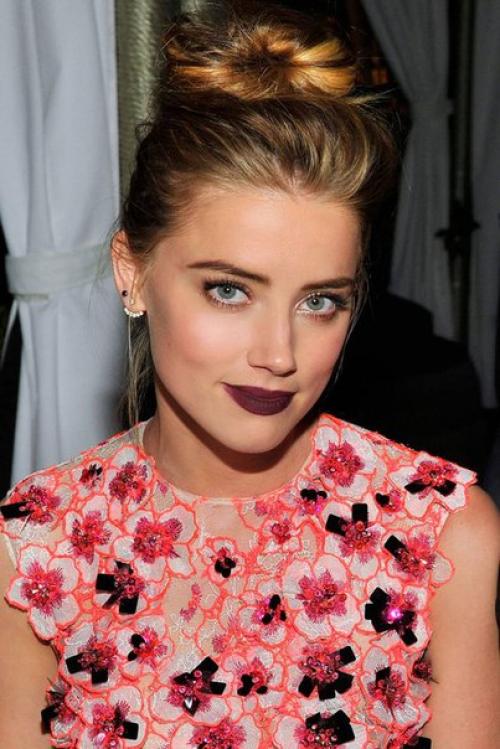 Темные оттенки помад популярны. 04