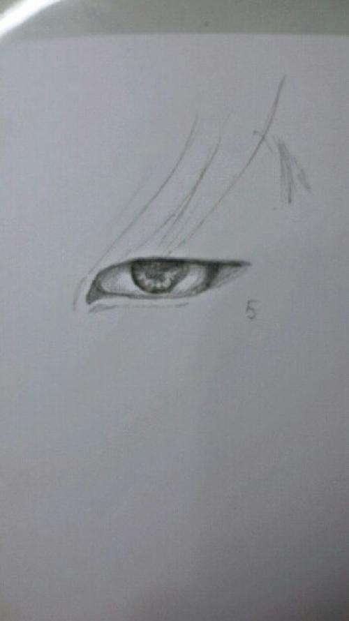 Когда я рисую портреты я всегда начинаю с глаза, поэтому и сегодня решила начать с него. 04