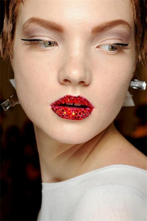 Макияж со стразами от Dior. 01 Макияж со стразами от Dior. 01