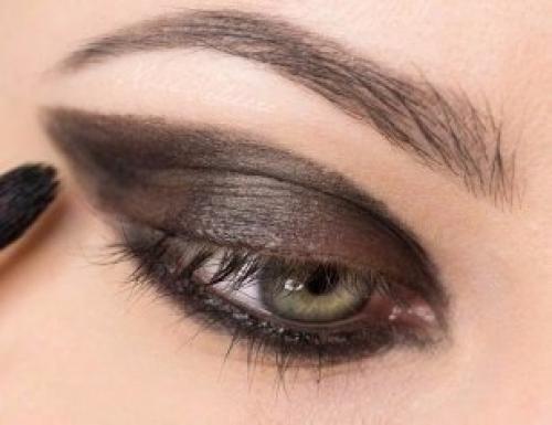 Пошаговый урок вечернего макияжа Smoky Eyes: 03