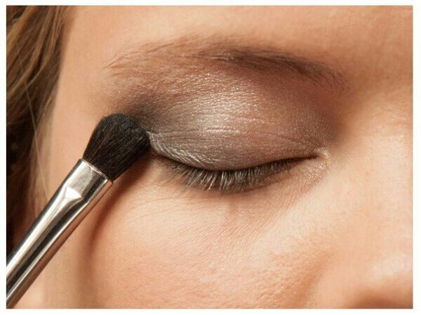 В наличии трио запеченных теней для век Звездное небо. 02