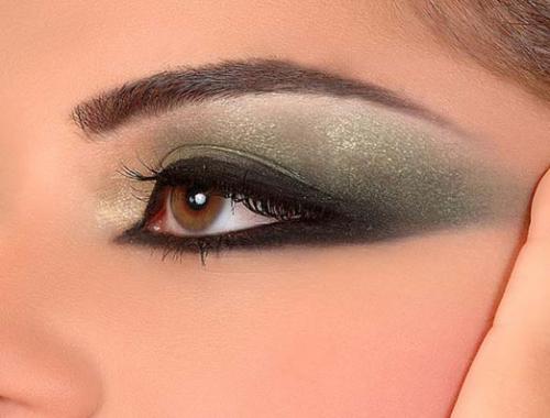 Восточный макияж всегда популярным у девушек был. 01