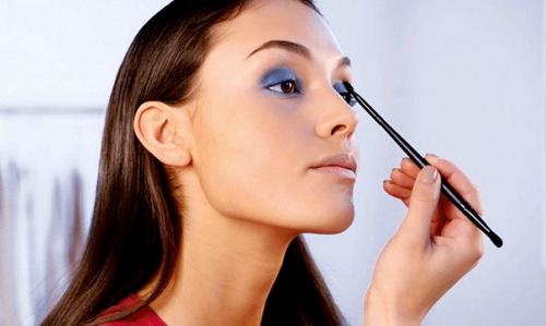 Класс.  Макияж глаз в синей гамме. 02