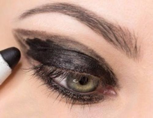 Пошаговый урок вечернего макияжа Smoky Eyes: 02