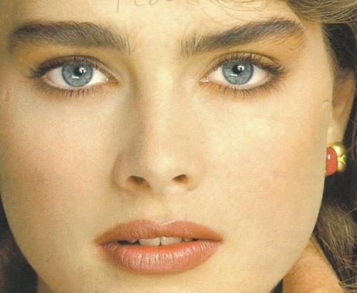 Милые, девушки!  Свободное время на макияж и прическу. 08