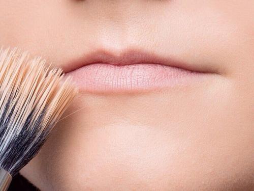 Как с помощью макияжа сделать губы объемнее. 01 Как с помощью макияжа сделать губы объемнее. 01