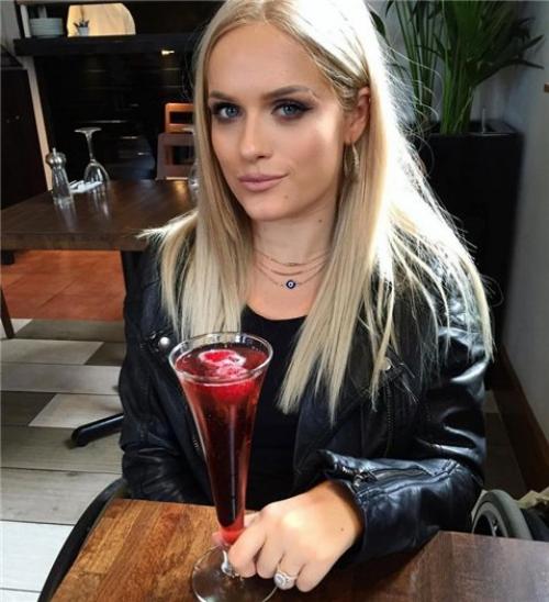 Бьюти - блогер с параличом сняла мощное видео, чтобы дать отпор троллям. 02 Бьюти - блогер с параличом сняла мощное видео, чтобы дать отпор троллям. 02