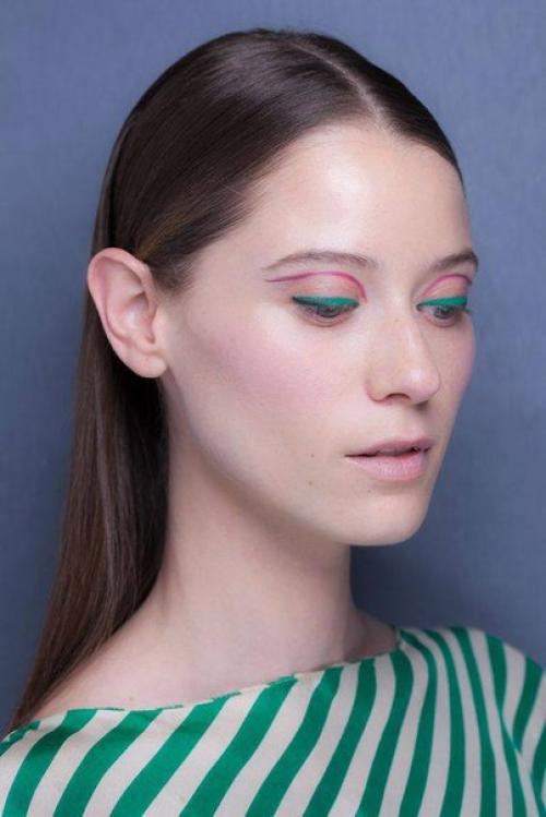 Как правильно делать цветной графичный макияж? 03