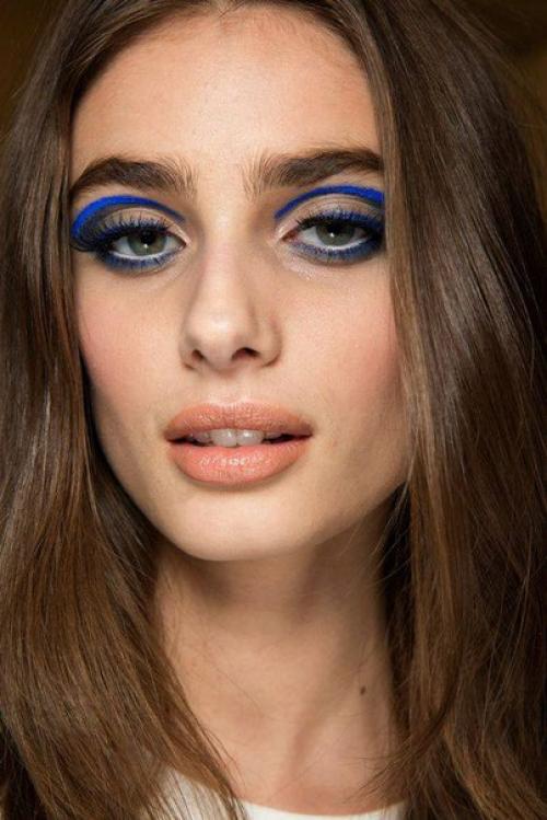 Как правильно делать цветной графичный макияж? 04