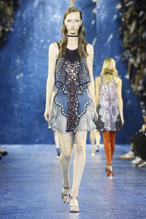 Попасть в сказку: Mary Katrantzou представила новую коллекцию весна - лето 2016. 04